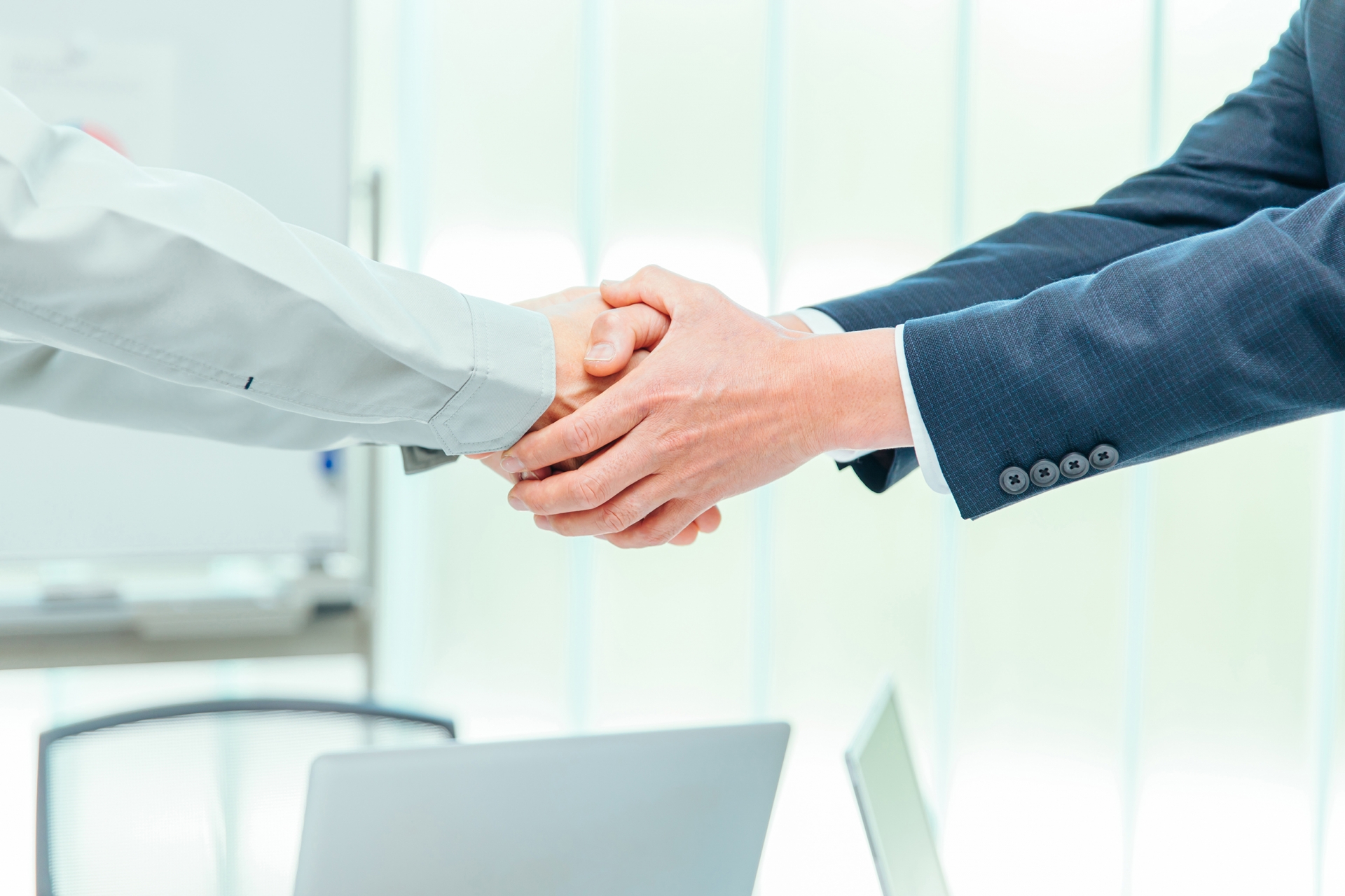 我们还可以制造和销售夹具